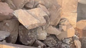 Строительство , дробление щебёнки