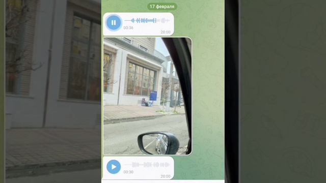 В Краснодаре на улице Мира, которая ведёт к улице Красной уже несколько дней сидит бабушка.