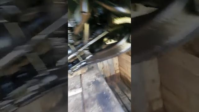 Покраска днища и рамы внедороджника, цинкарь, пушсало и грунтовка три в одном.