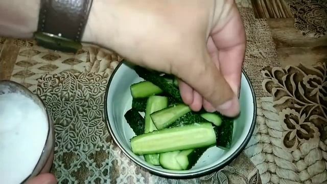 МАЛОСОЛЬНЫЕ ОГУРЦЫ 🥒 ЗА 10 МИНУТ!!! смотреть онлайн