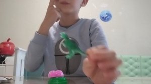 Распаковка пакетиков с динозаврами и распаковка тополапки.