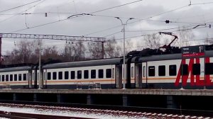 Электровоз ВЛ11 676 с грузовым составом и Электропоезд ЭП2Д 0143 ЦППК станция Чехов