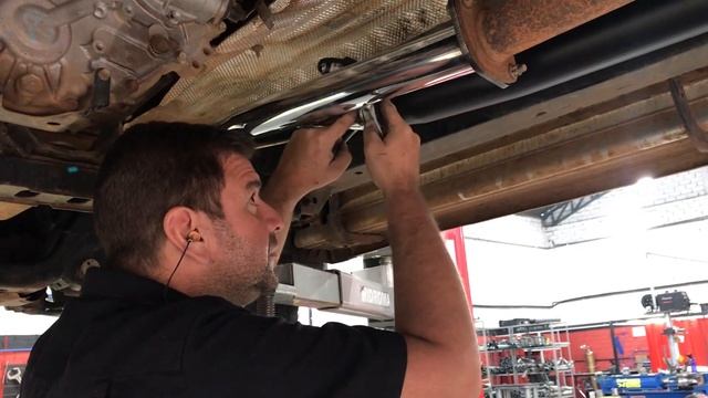 HILUX COM PENTE, DIFUSOR E ESCAPE LATERAL - LANDI TURBINA смотреть онлайн