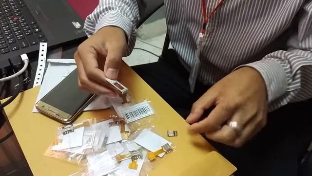 สาธิตการใช้งานตัวพ่วงDUAL SIM และ Micro SD card смотреть онлайн