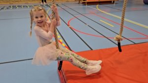 Гимнастика для детей| Лилли на гимнастике