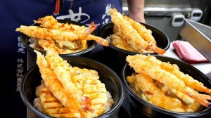 Придорожный ресторан, где голодные Аники и другие перекусывают японской уличной едой.
