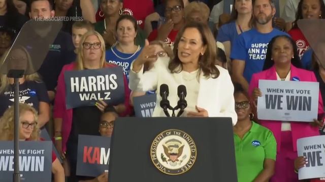 Kamala Harris snaps back after protesters interrupt her at Detroit rally смотреть онлайн