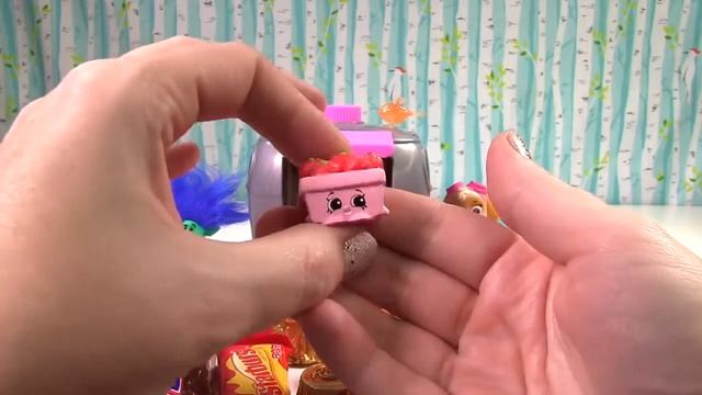 Paw Patrol Skye's Magical Candy Pup House with Toy Surprises |Fizzy Toy Show смотреть онлайн