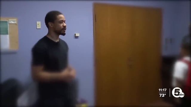 Gas station shooting caught on camera; third shooting in 1 week смотреть онлайн