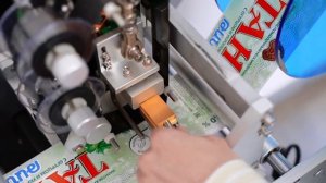 Полуавтоматический этикетировщик для нанесения самоклющихся этикеток на круглую тару. ПрактикМ [NEW