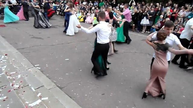 Очередной видеоролик с выпускного. Хлебодаровская школа 2015 - 2016 учебный год. смотреть онлайн