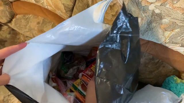 Японская вкуснятина, дележка. Друг прилетел с Японии. смотреть онлайн