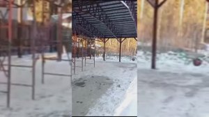 Двухскатный навес из профнастила. Цвет: коричневый