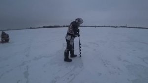 ЛОВИМ КРУПНЯК. СУДАК ПОШЁЛ. ЗИМА