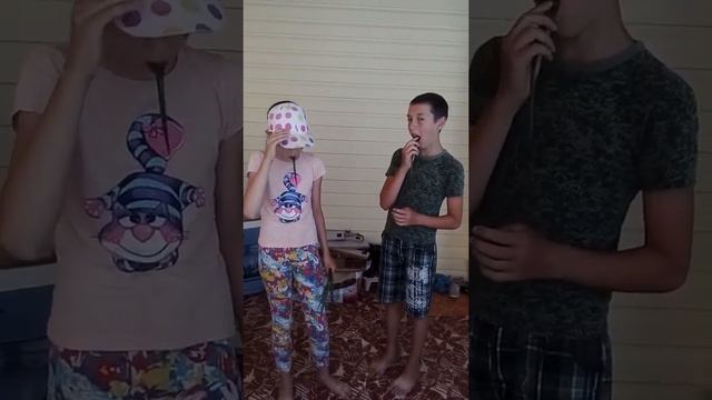 Ест лук,очень горько смотреть онлайн