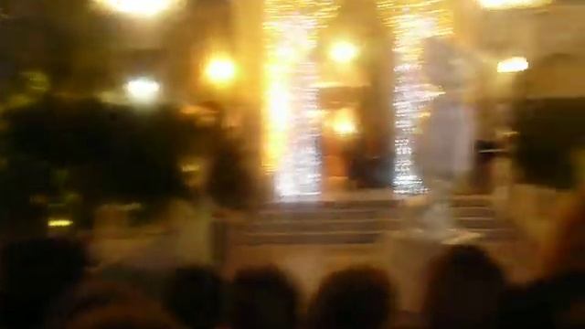 Live While We're Young devant le Carlton à Cannes смотреть онлайн