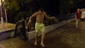 Дима танцует чичётку.avi