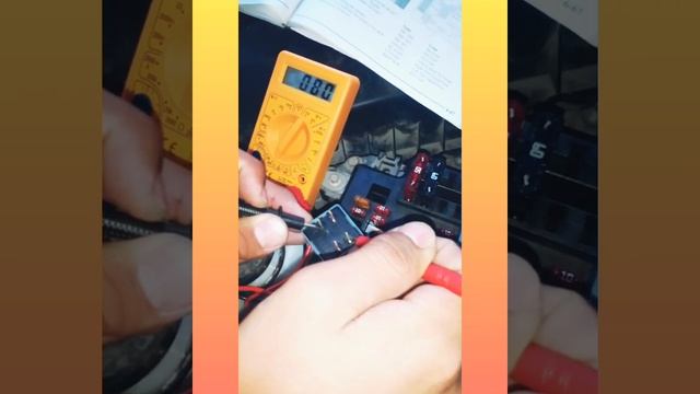 prueba de relevadores y fusibles смотреть онлайн