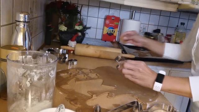 HOW TO MAKE NORWEGIAN PEPPERKAKE/PEPPER COKIES! / LitaFood смотреть онлайн