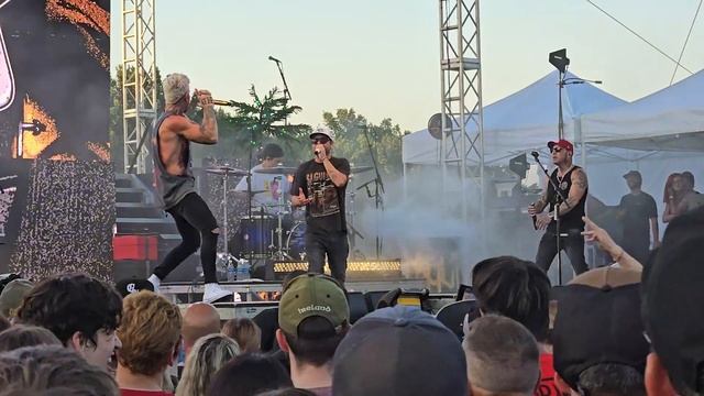 Hollywood Undead - Everywhere I Go (Live) - Q Casino Dubuque IA July 12, 2024 смотреть онлайн