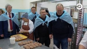 Губернатор Олег Мельниченко оценил ход строительства новой поликлиники в Кузнецке