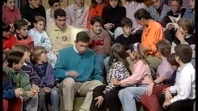 Culb Diney 1992 - Colegio el Cid de Mislata (Valencia) 1 смотреть онлайн