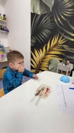 20-02-2025 помидор ест сам 5 шт- разрезанные