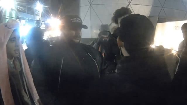 Cuck Asks Brittany Deer On Date Live On #HeWillNotDivideUs Camera смотреть онлайн