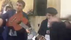 Красиво спел бывшей девушке на свадьбе