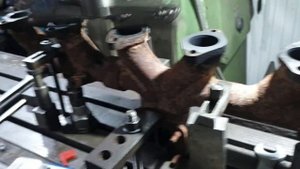 Фрезеровка плоскости выпускного коллектора .