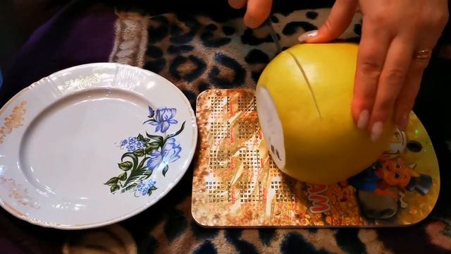 Пробуем помело/We try and eat pomelo