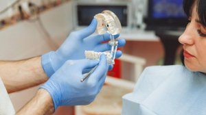 🦷 Выбор имплантолога: на что обратить внимание