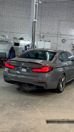 BMW 5 серии G30 M550i - эндоскопия, замена свечей и установка downpipe DEIKIN