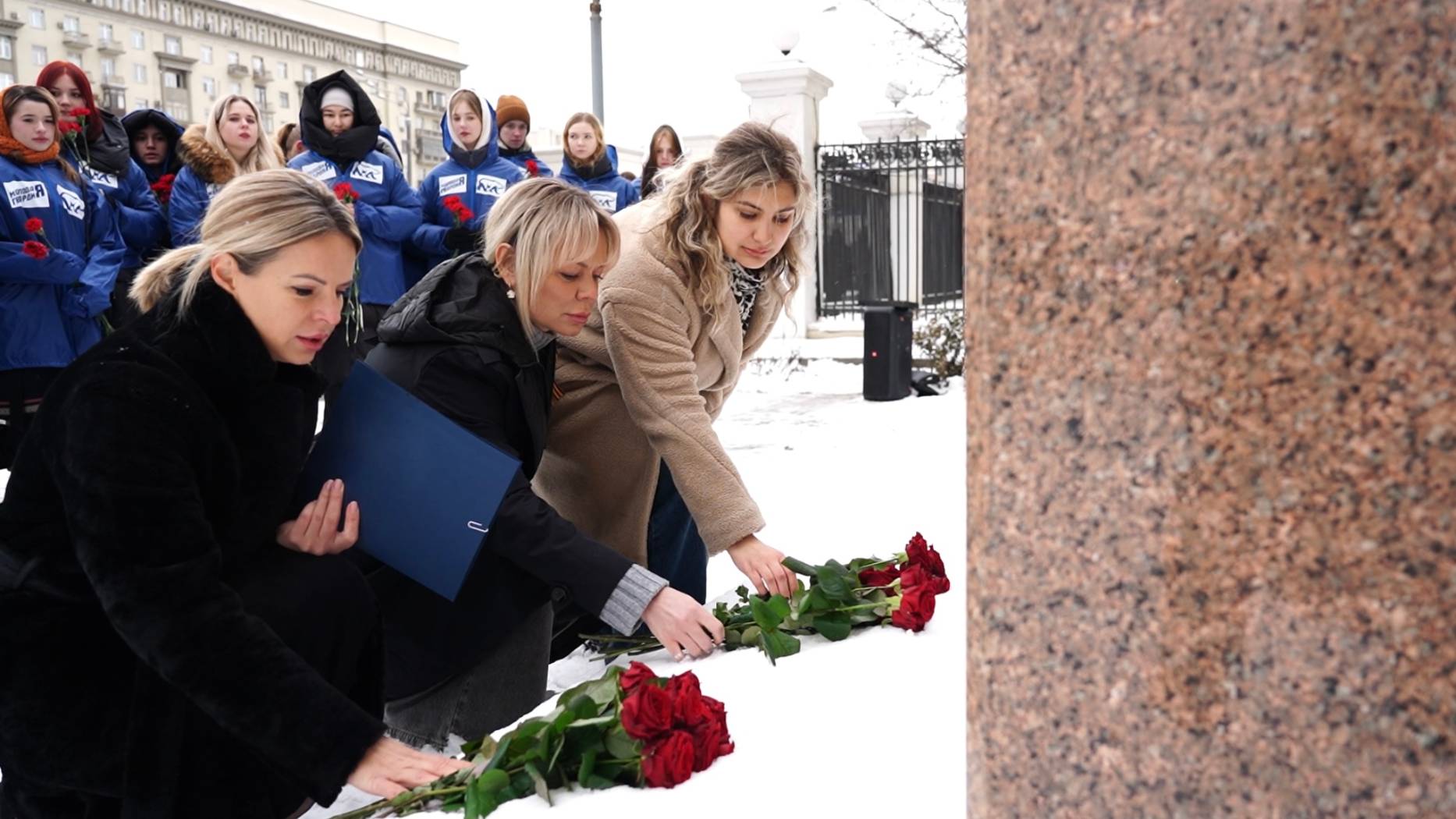 Активистки Женского движения ЕР и МГЕР Москвы почтили память летчицы Валентины Гризодубовой