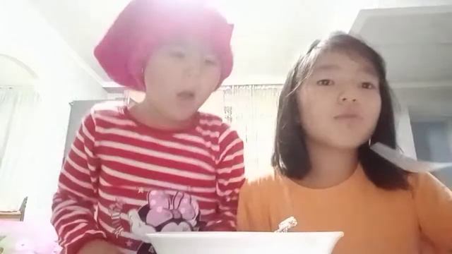 Видео с сестрёнкой едим арбуз и дыню смотреть онлайн