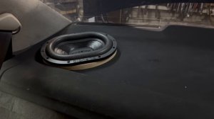 DL Audio Phoenix Black Bass 69 Установили в заднюю Полку Vw Bora Седан