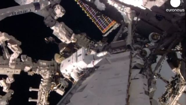 Scott Kelly And Tim Kopra Do An Emergency Spacewalk On The ISS смотреть онлайн