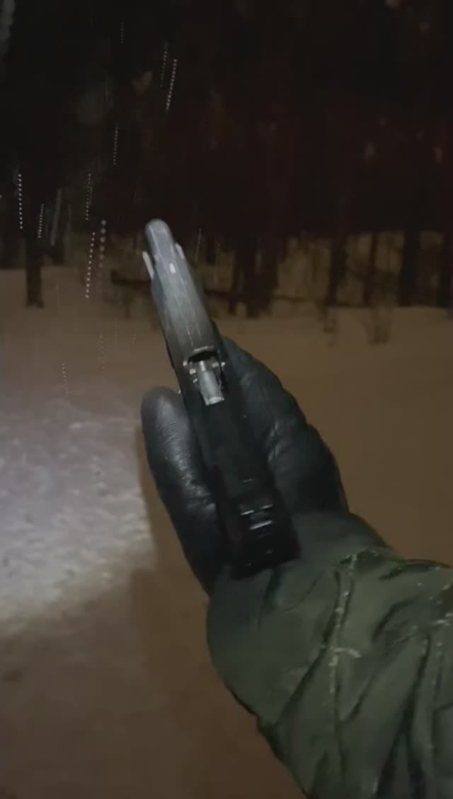 Ночная стрельба из пистолета BAREDDA Z 88-O (Walther P99) смотреть онлайн