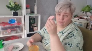 Всем приветик, завтракаю