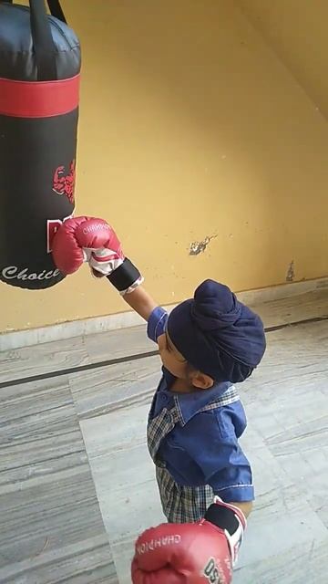 future boxer || little boxer || boxing India || world boxing || #boxing #boxer #littleboxer смотреть онлайн