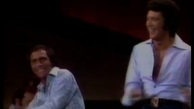 Tom Jones & Paul Anka - She's A Lady (Midnight Special 1974) смотреть онлайн