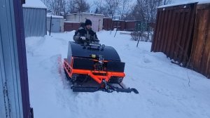 Обкатываю Самодельный трактор 🚜,снега кот наплакал