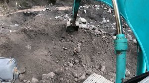 Строительство, копаем песок