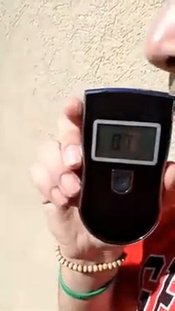 Breathalyzer, Portable Breath Alcohol Tester Digital Brethalyzers LCD Display Alcohol Breathalyzer