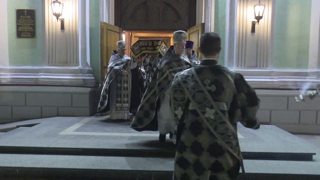 Чин погребения Плащаницы в Спасо-Преображенском соборе города Белгорода смотреть онлайн