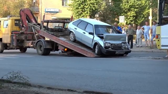 девятка пошла на таран автобуса #RCR #RCR смотреть онлайн