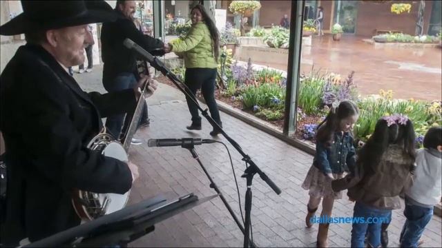 Festival of the Week: Dallas Blooms смотреть онлайн