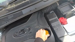 Крышка масла приёмника смотрите переодичски она со временем откручивается! Двигатель ваз 21129
