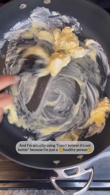 I don’t like to travel which is why I’ve never been to Hawaii | Hawaiian Garlic Shrimp смотреть онлайн