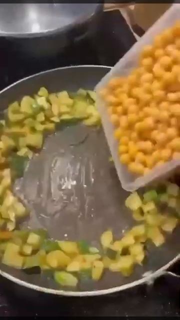 Стейки с кабачками и нутом #гарикжарит #shorts #cooking #ужин #еда #вкусно #рецепт #foodie #ужины смотреть онлайн